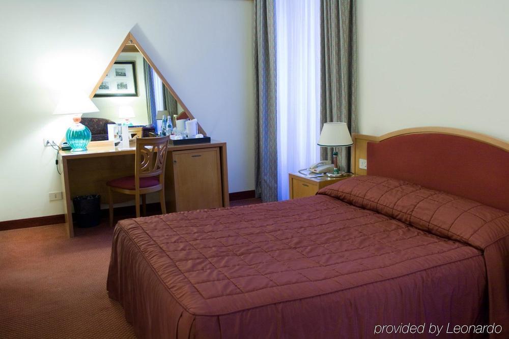 Nh Collection Milano Touring Hotel Phòng bức ảnh